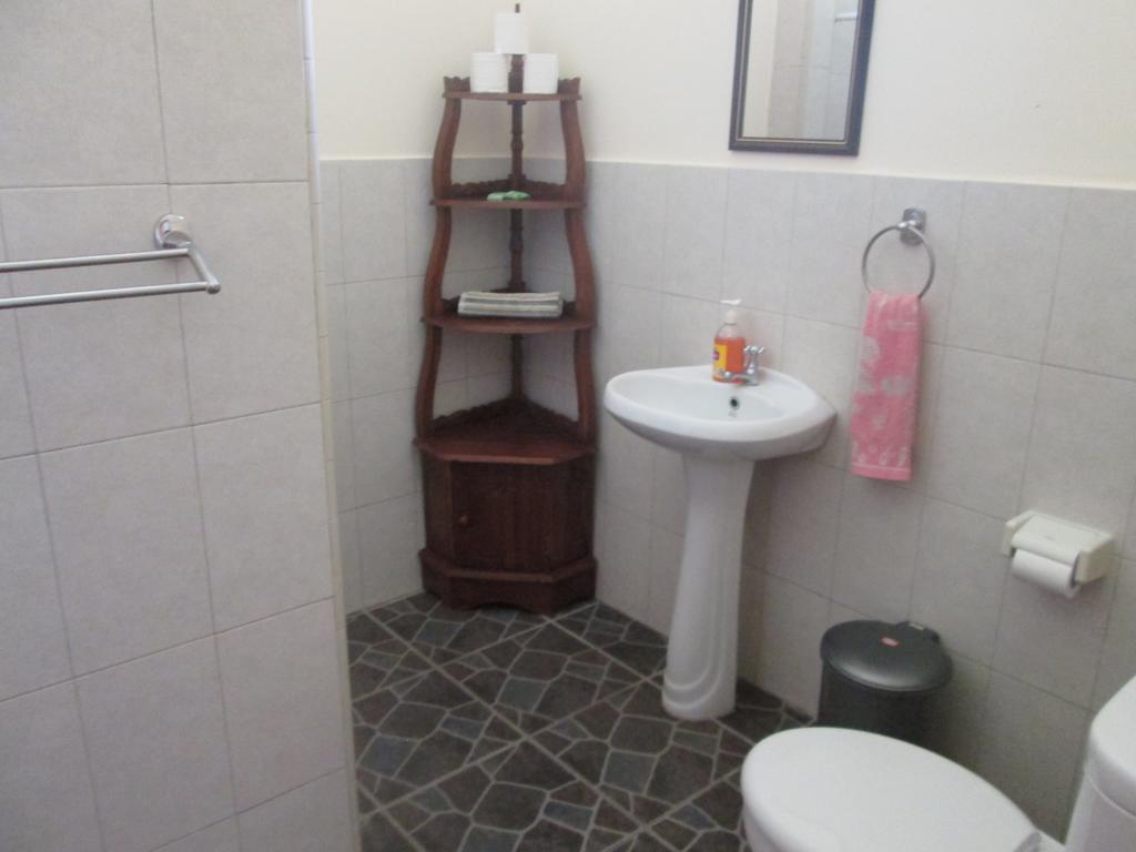 Yuli'S Homestay Kuta  Номер фото