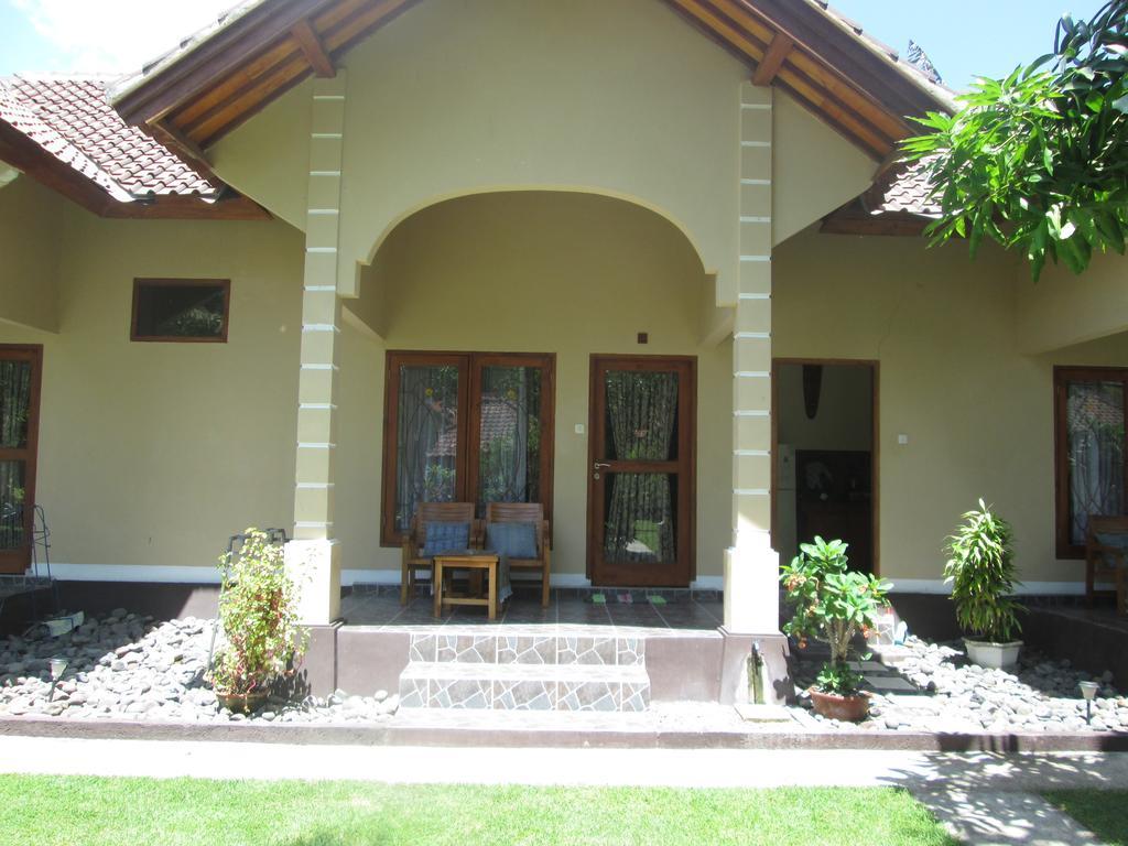Yuli'S Homestay Kuta  Номер фото